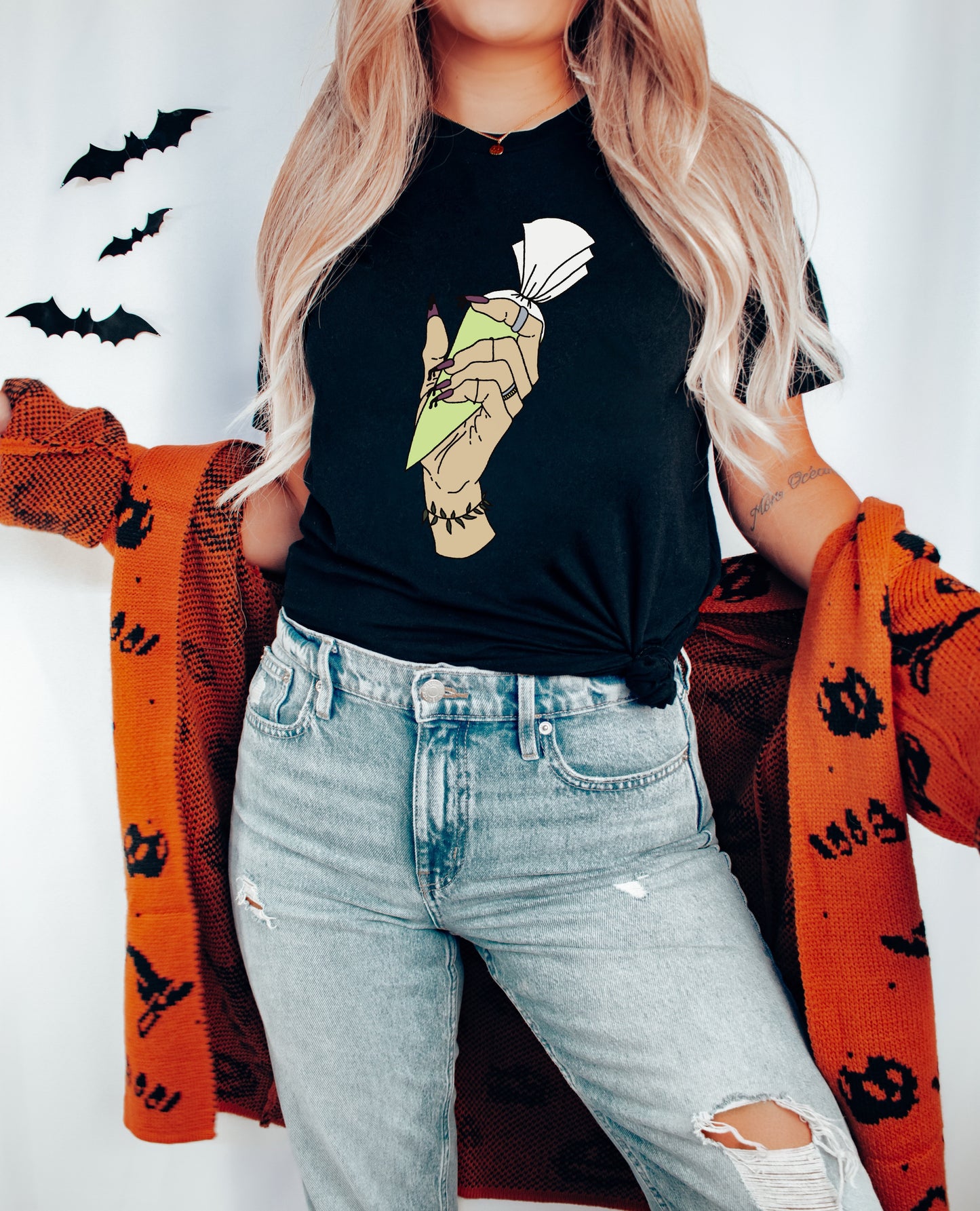 Piping Witch Hand - Unisex Tee